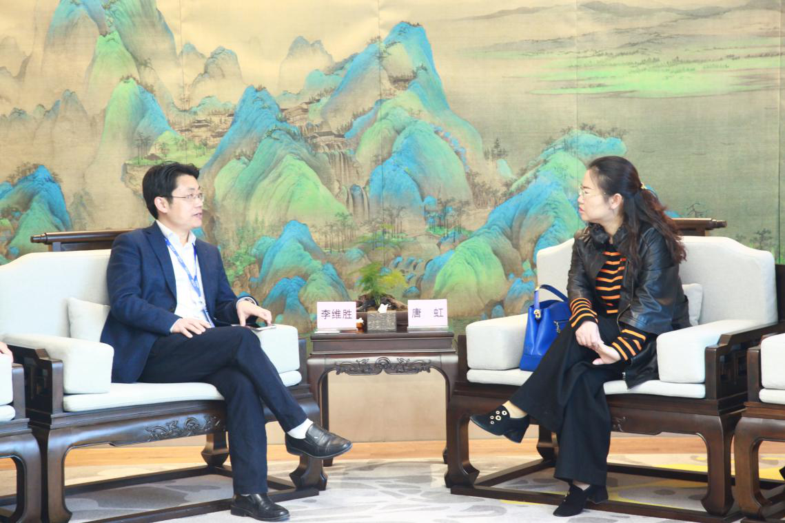 德江縣委常委唐虹等一行領導到訪我局考察指導